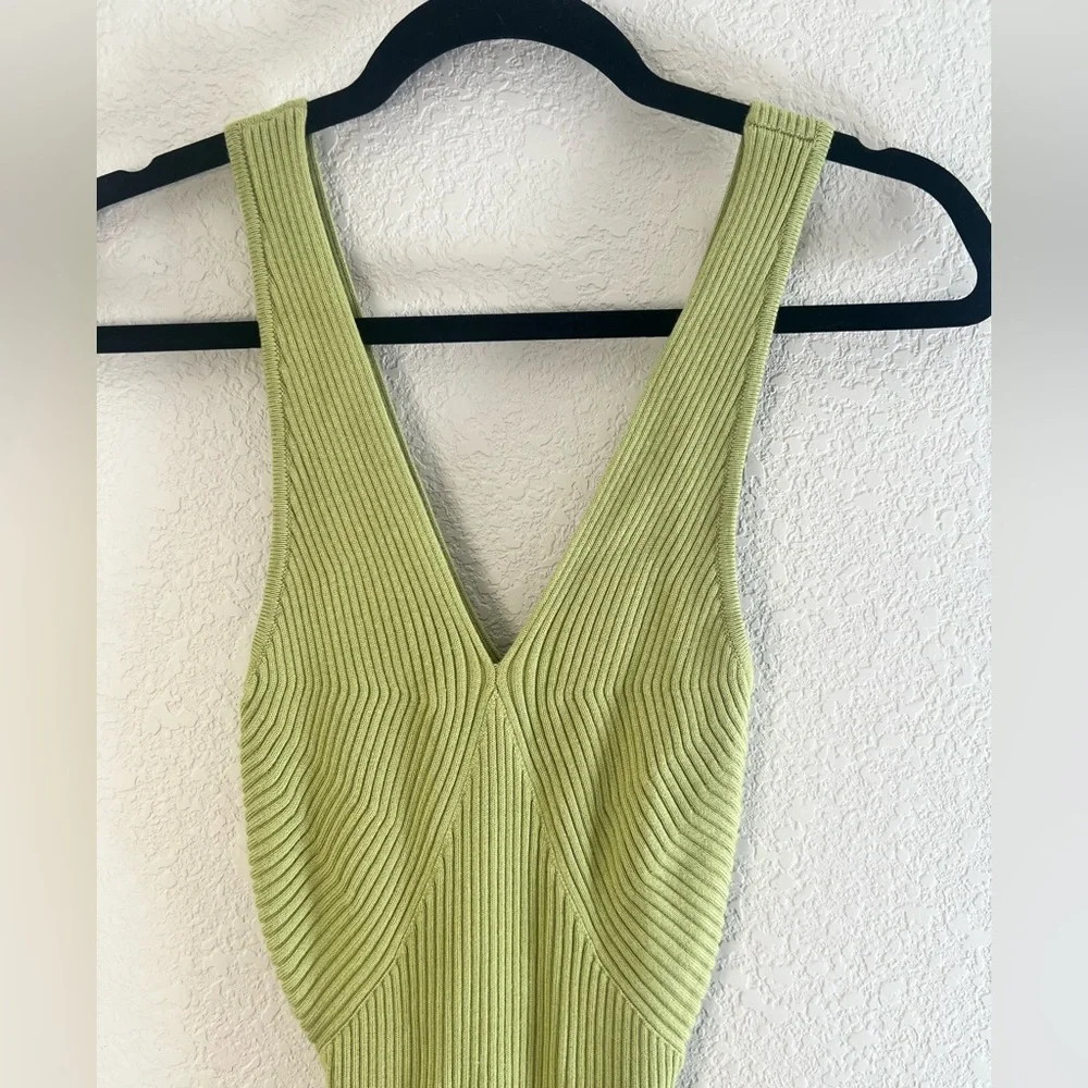 Abercrombie & Fitch Ribbed V-Neck One-Piece Bodysuit in Light Green